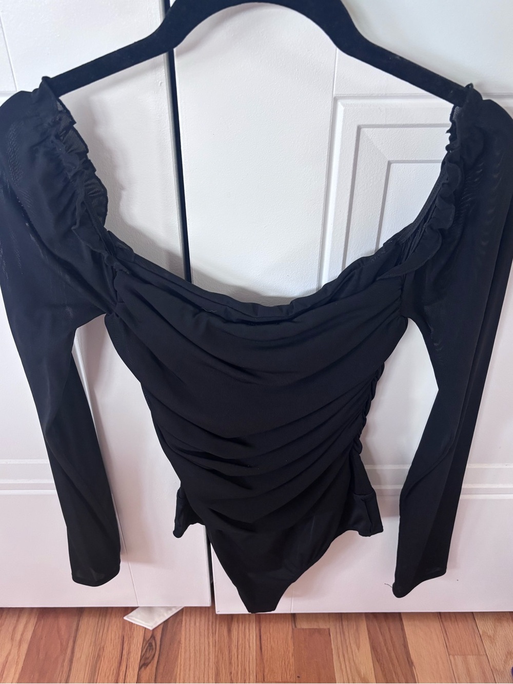 ambitionist Black Long-Sleeve Ruched Scoop-Neck Bodysuit